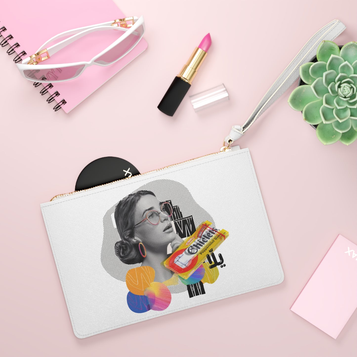 Chic Graphic Clutch Bag with Retro Design - Stylish Accessory for Everyday Use